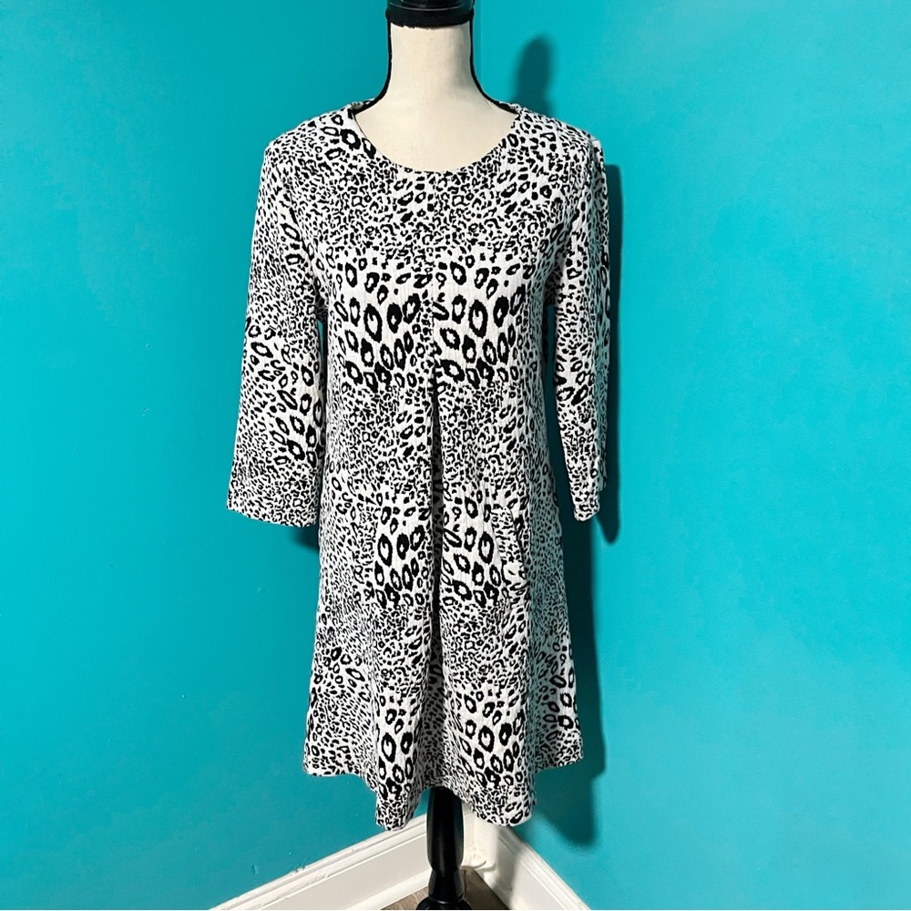 Tyler Boe M Black White Animal Print 3/4 Sleeve Dress